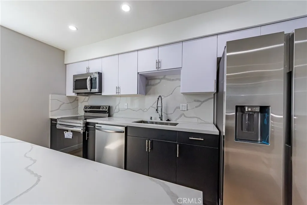 119 S Rampart Boulevard, Los Angeles, California 90057 home-pic-6